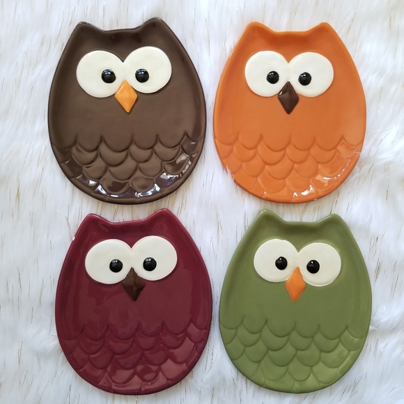 Tag Other - set of 4 owl shaped appetizer or dessert plates